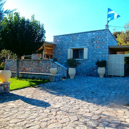 Tzortzakos Villa Mavrovoúnion
